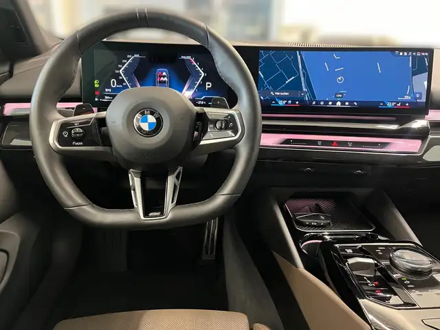 BMW 5 Series view 8