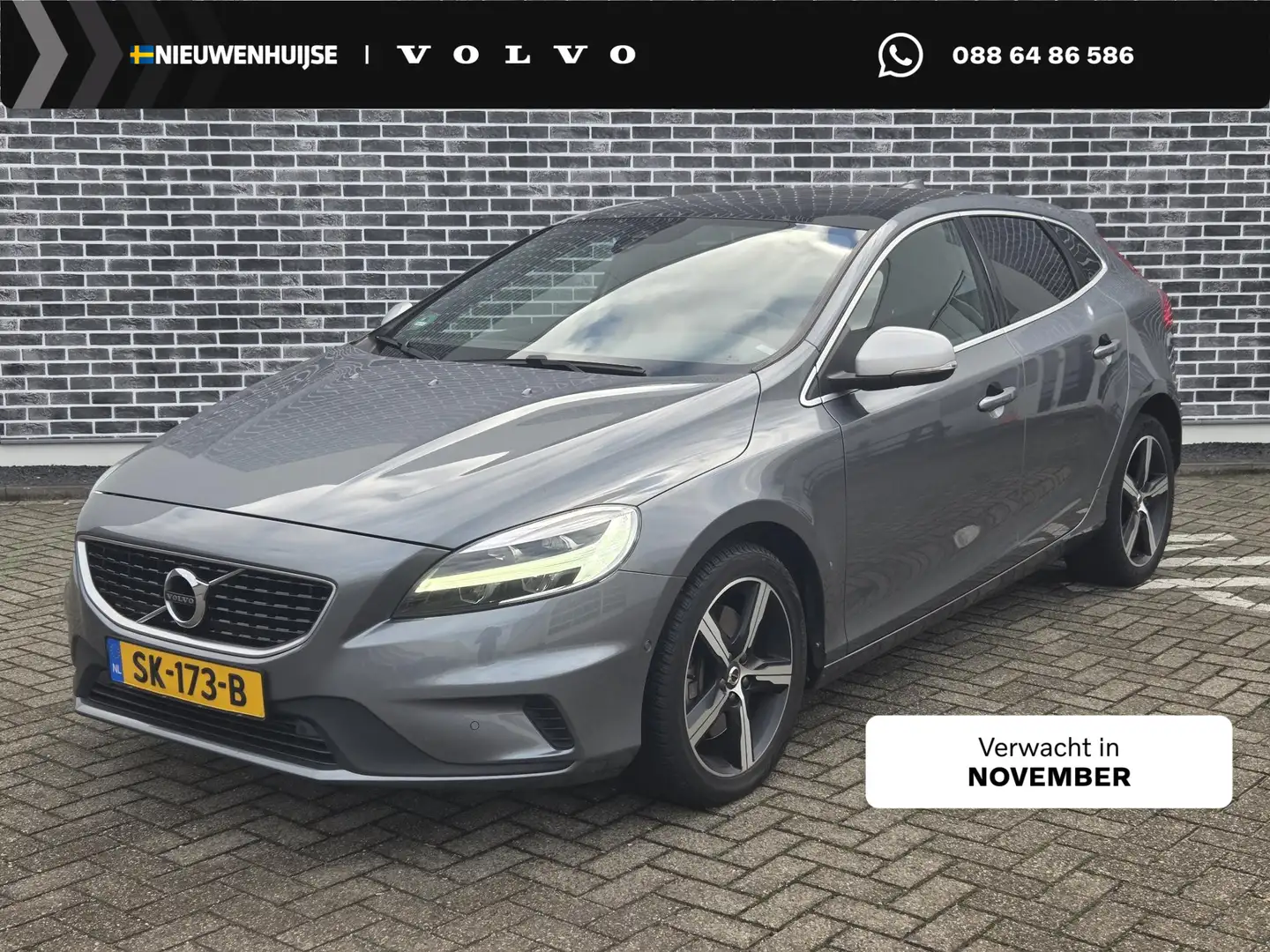 Volvo V40 2.0 T4 Business Sport | Panoramadak | Standkachel Grijs - 1