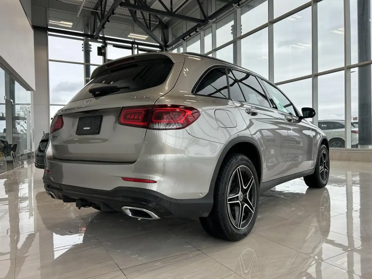 Mercedes-Benz GLC снимка Mercedes-Benz GLC