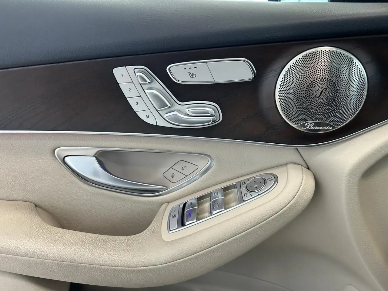 Mercedes-Benz GLC снимка Mercedes-Benz GLC