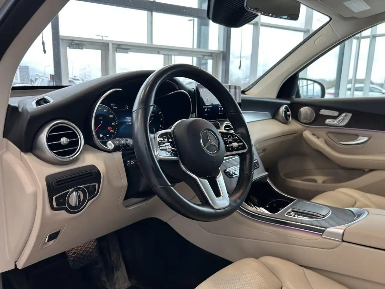 Mercedes-Benz GLC снимка Mercedes-Benz GLC