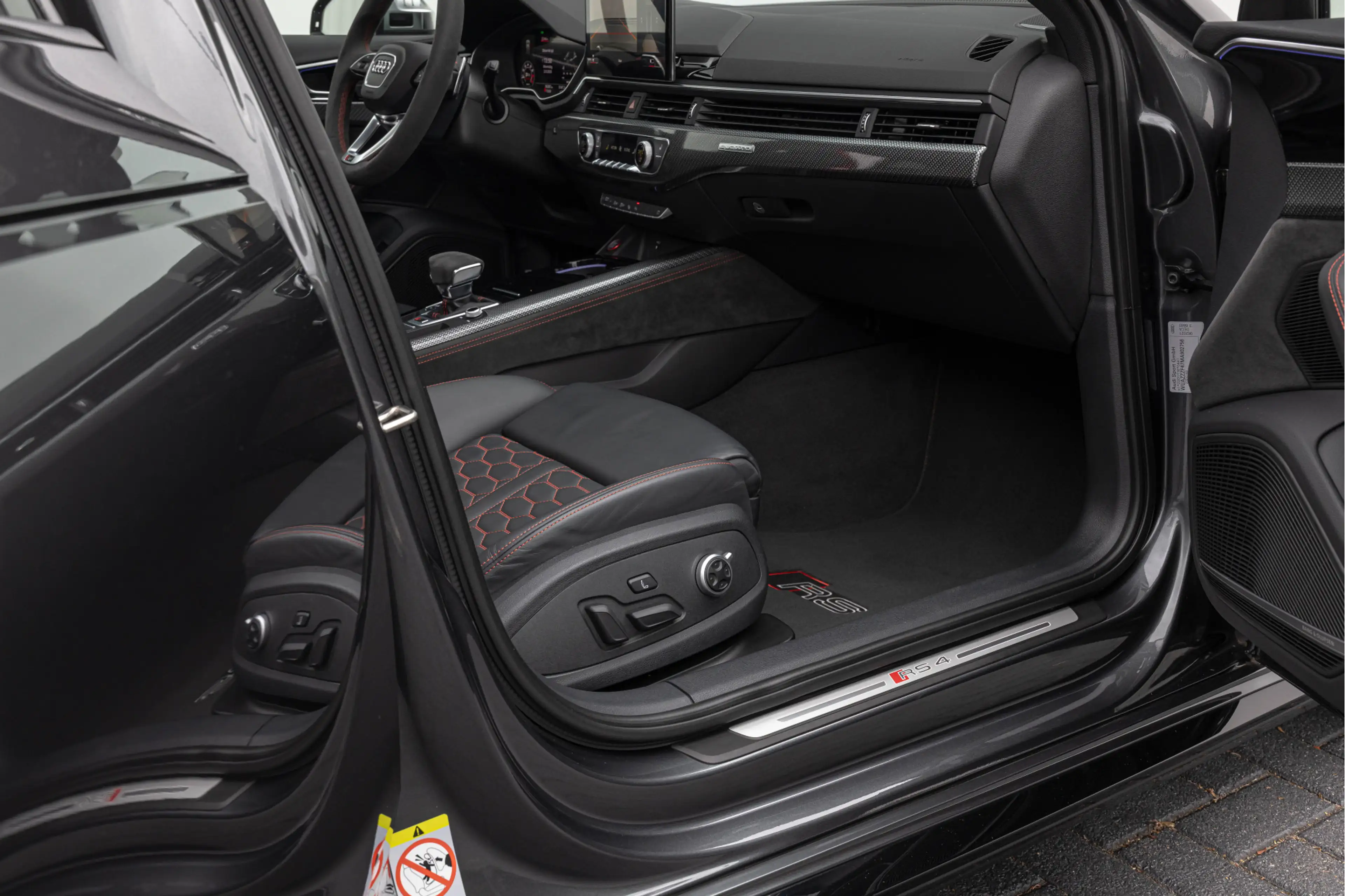 Audi RS4 Avant 2.9 TFSI 450pk Quattro Pano Dynamic B&O 20'' — photo 14