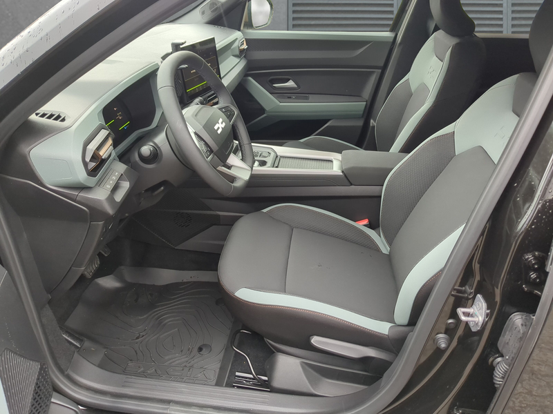 Dacia Bigster Hybrid 155 Extreme — photo 5