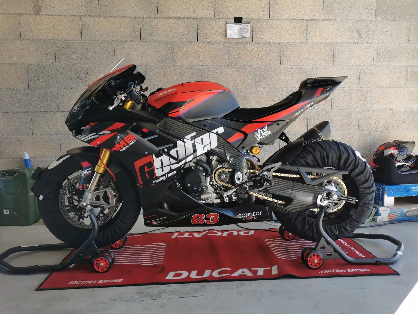Aprilia RSV4 Factory Negro - 2