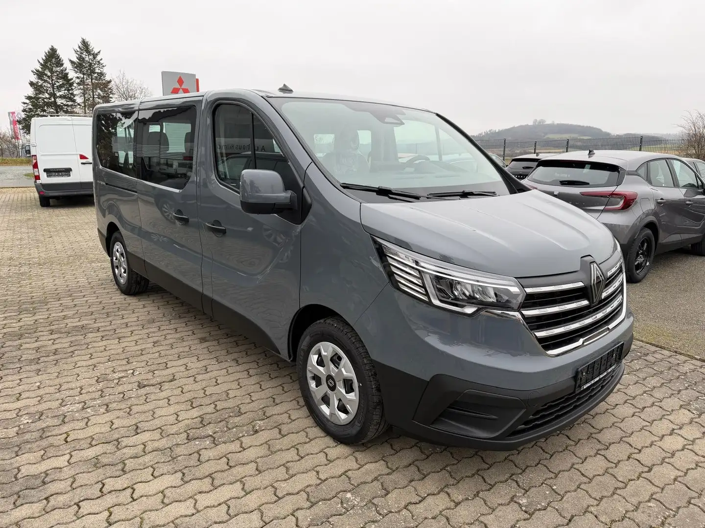 Renault Trafic Trafic dCi 150 Blue dCi 150 Grand Evolution Šedá - 2