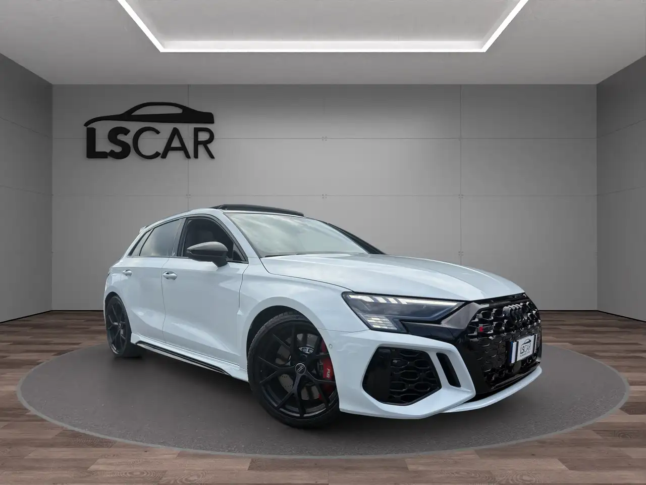 Audi RS3 2.5 tfsi quattro - Unipro - Promo Finanziamento - Sedili massaggianti - Sospensioni RS - Carbonio - Audi Connection — photo 1 of 15