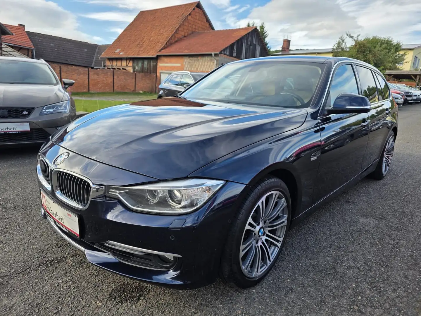 BMW 325 d Touring Luxury Line Xenon LED NAVI R-KAMERA Modrá - 1
