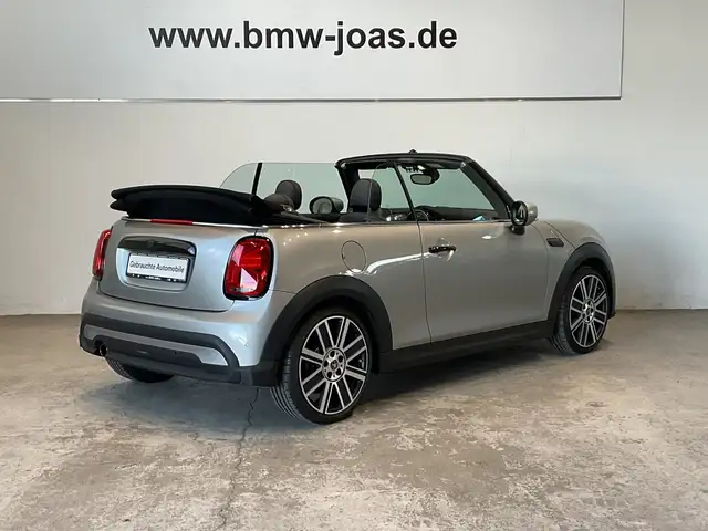 Mini Convertible view 13