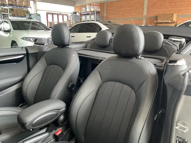 Mini Convertible view 7