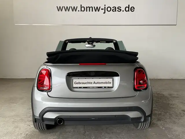 Mini Convertible view 12