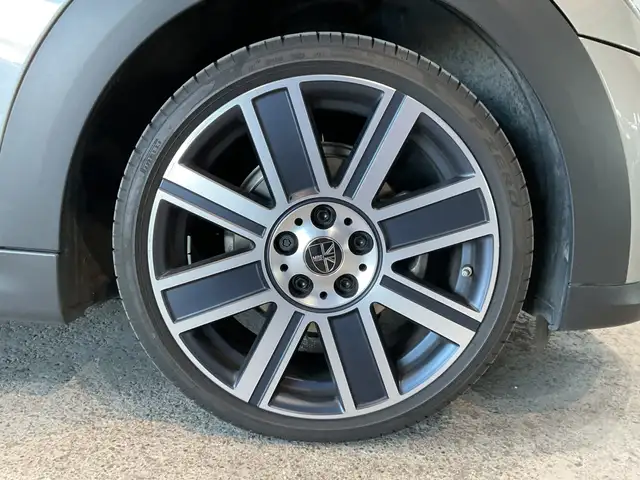 Mini Convertible view 11