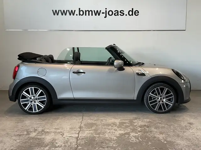 Mini Convertible view 10
