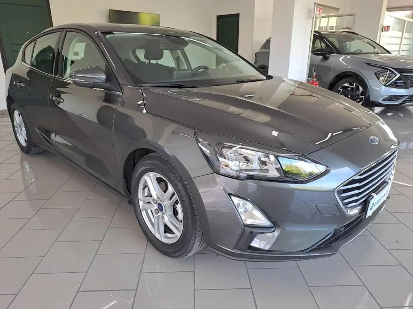 Ford Focus 1.5 EcoBlue 120 CV 5p. Business Gris - 1