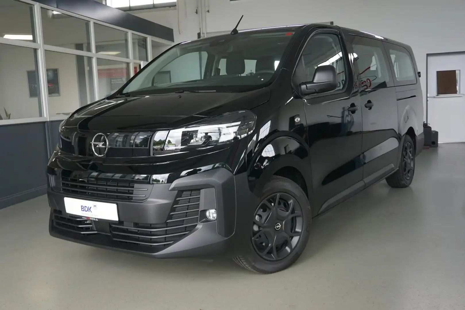 Opel Vivaro Kombi XL Diesel Automatik*Navi*9-Sitzer* Schwarz - 2