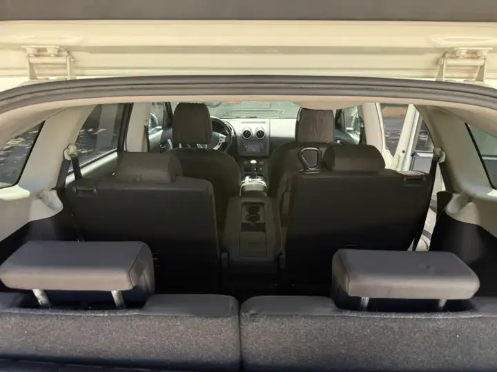Nissan Qashqai 2.0 dCi Tekna Sport 4x2 17'' 2010, foto 14