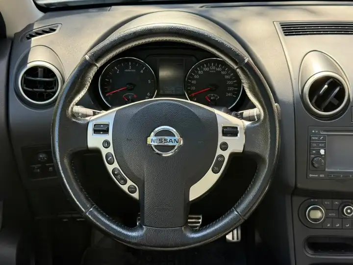 Nissan Qashqai 2.0 dCi Tekna Sport 4x2 17'' 2010, foto 10