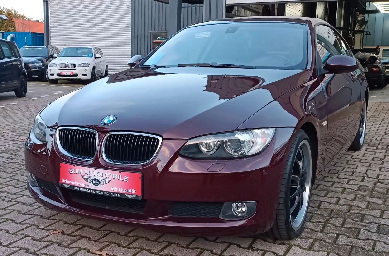 BMW 320 i Coupe 170PS Navi PDC Serviceheft Rood - 1