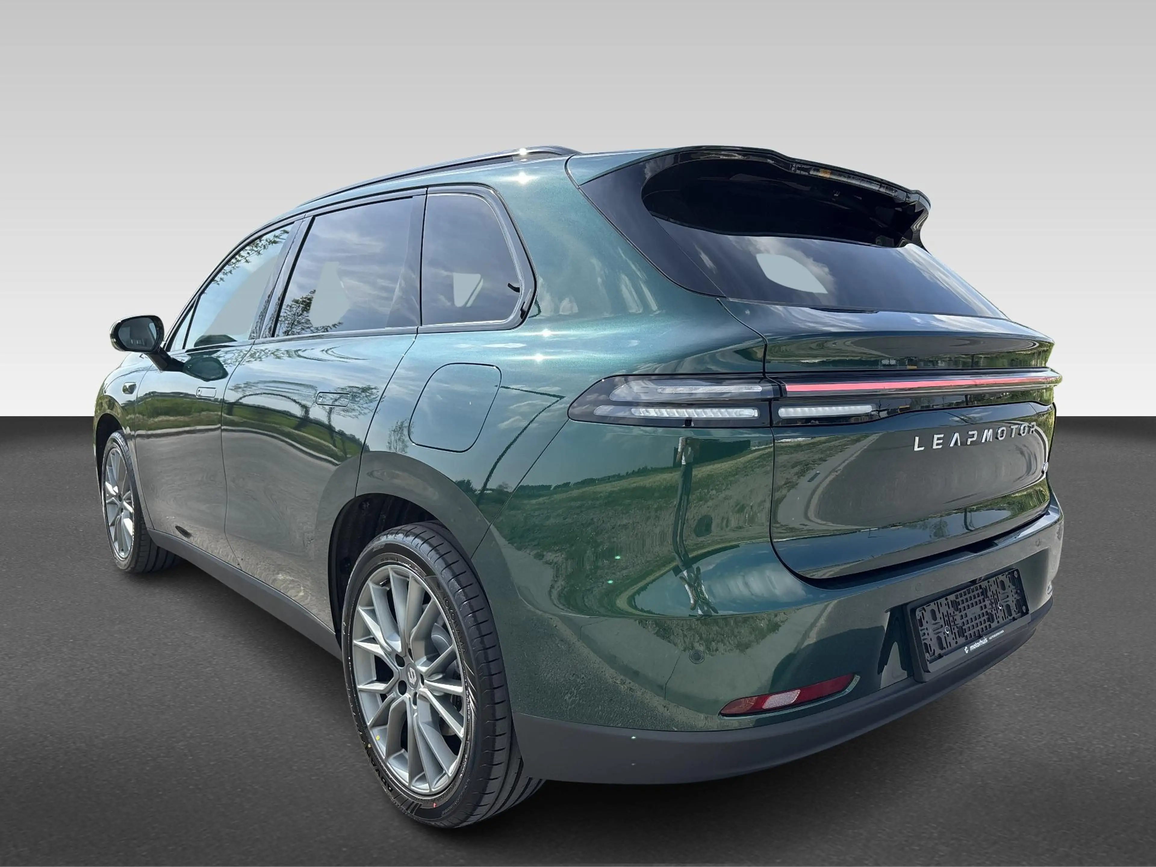 Leapmotor C10 REEV Design | 215pk | 145 km EV | 950+ km actierad — photo 3