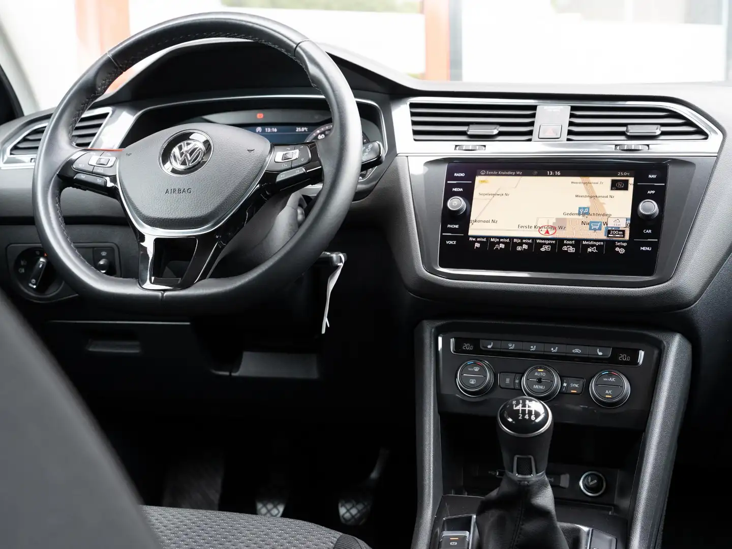 Volkswagen Tiguan Allspace 1.4 TSI Comfortline 7p. | Trekhaak (elektronisch) Zwart - 2