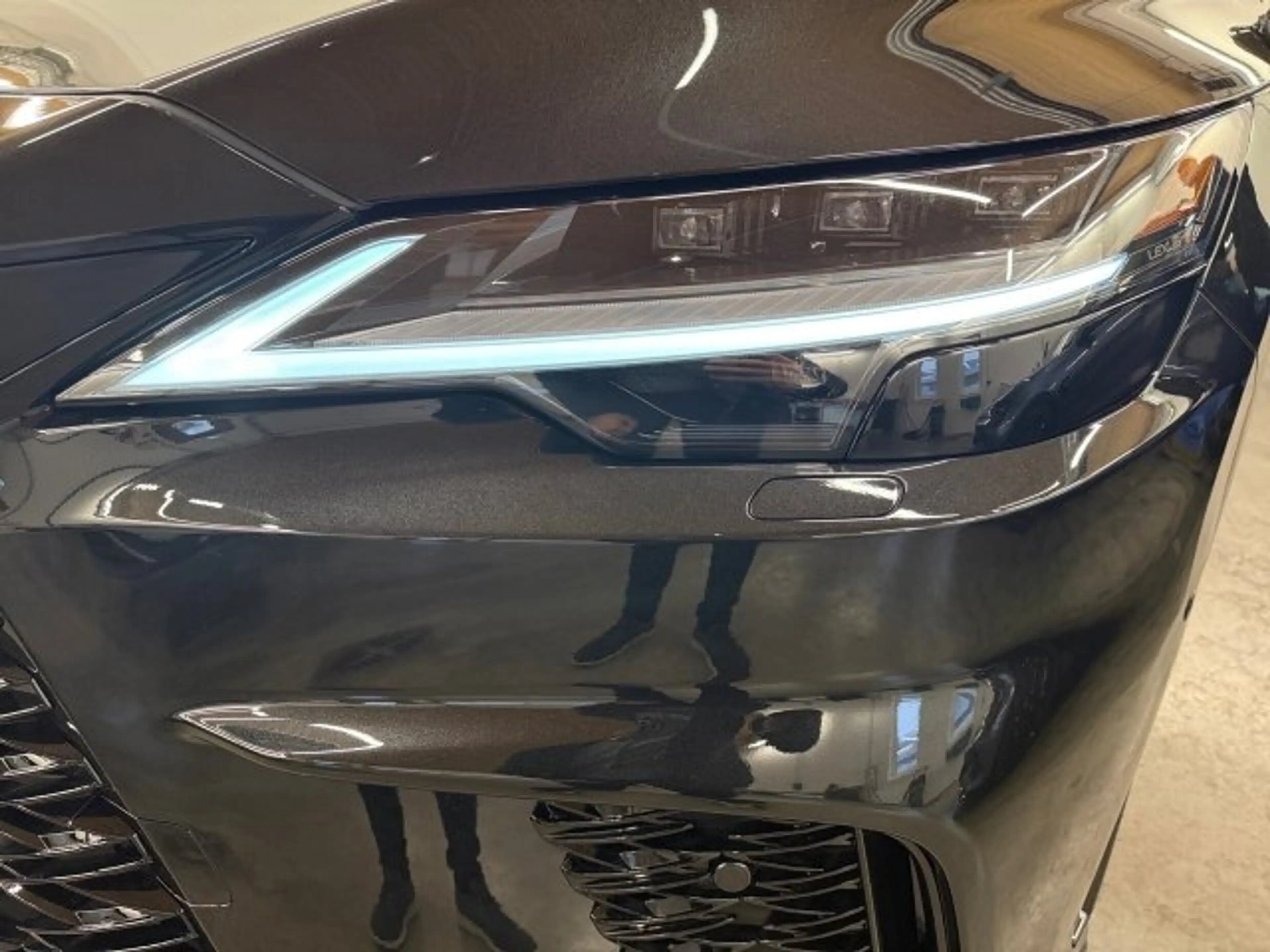 Lexus RX 500h F SPORT — photo 12