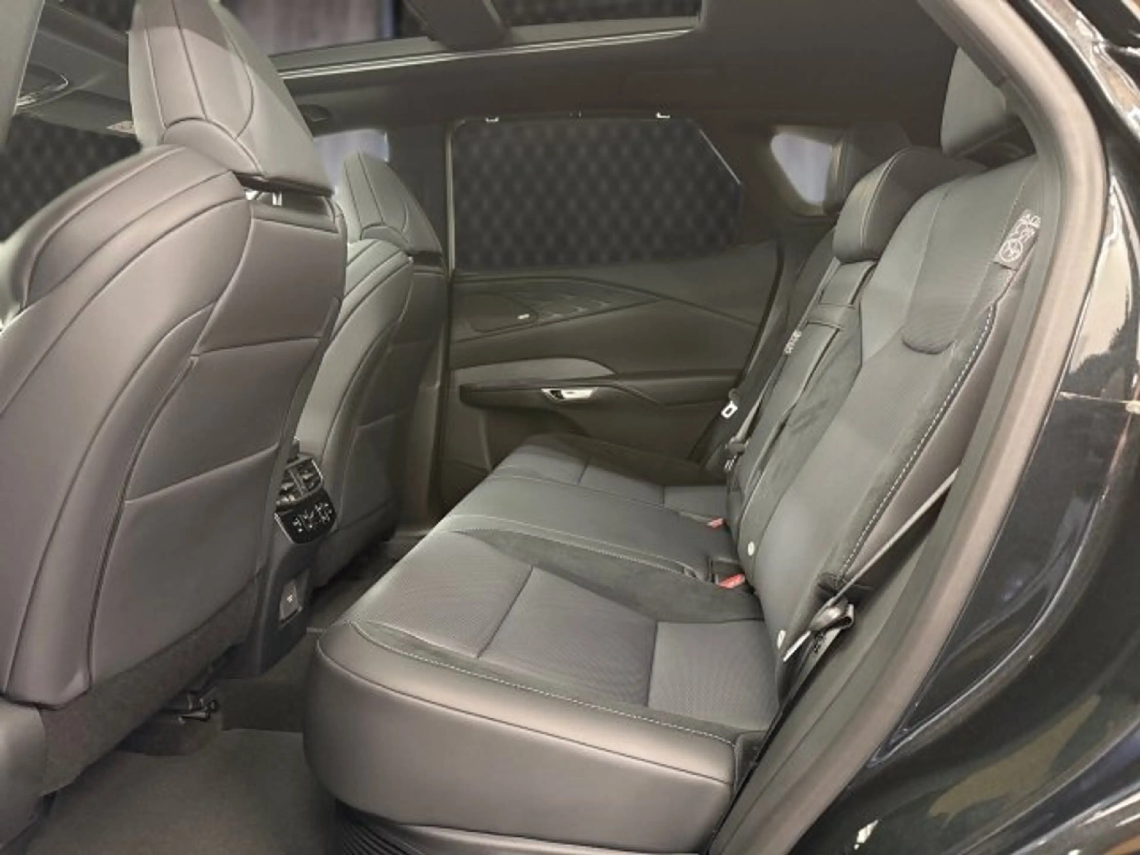 Lexus RX 500h F SPORT — photo 9