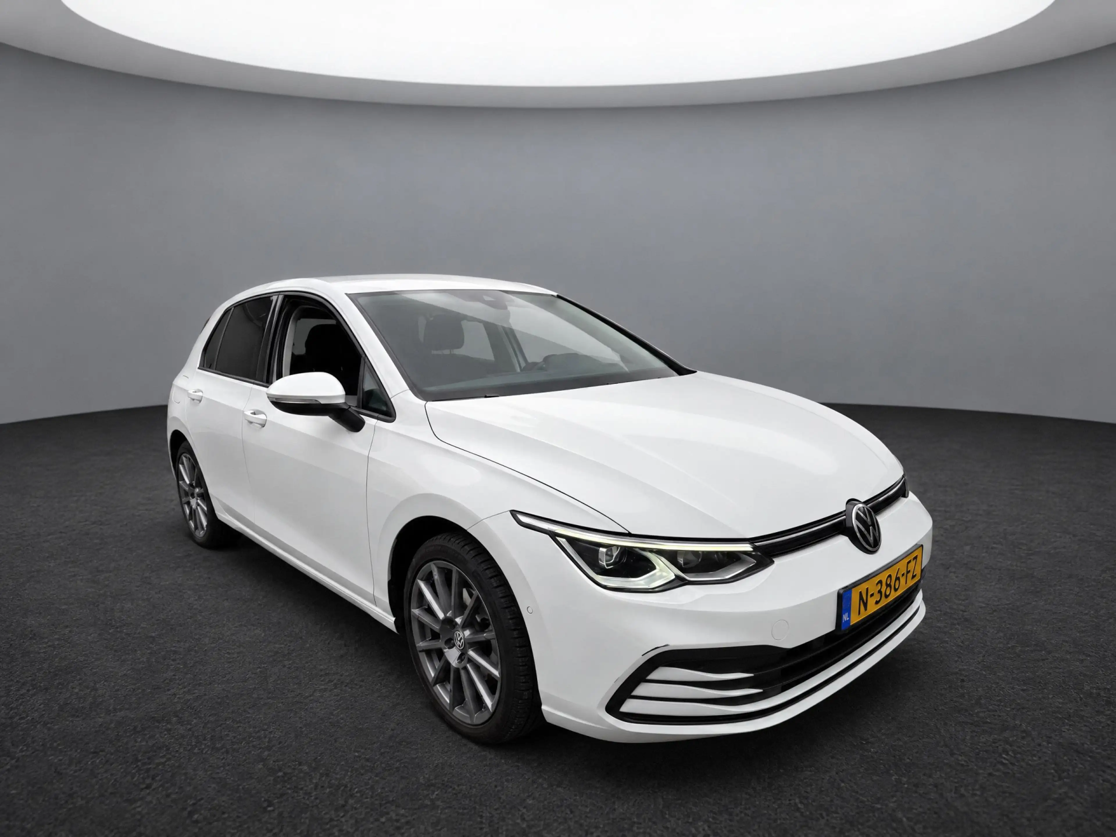 Volkswagen Golf 1.5 eTSI Life Business / LED / Memory seats / Navi — photo 5
