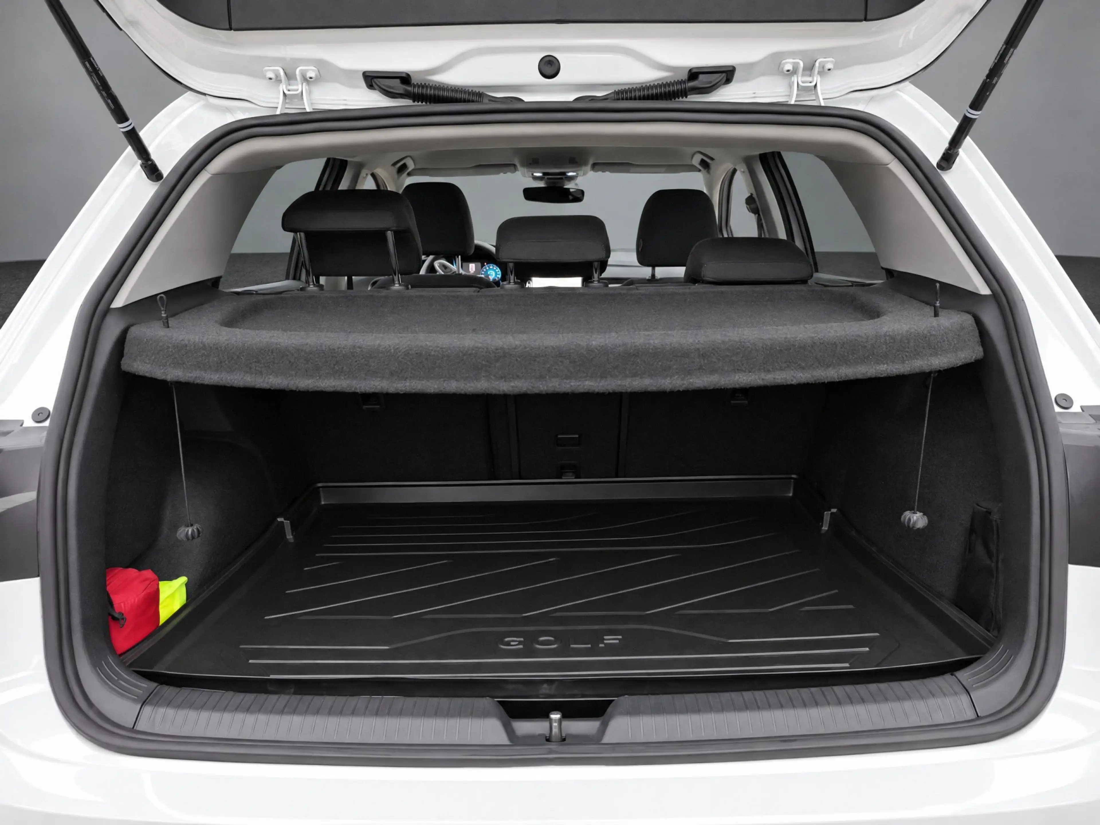 Volkswagen Golf 1.5 eTSI Life Business / LED / Memory seats / Navi — photo 9