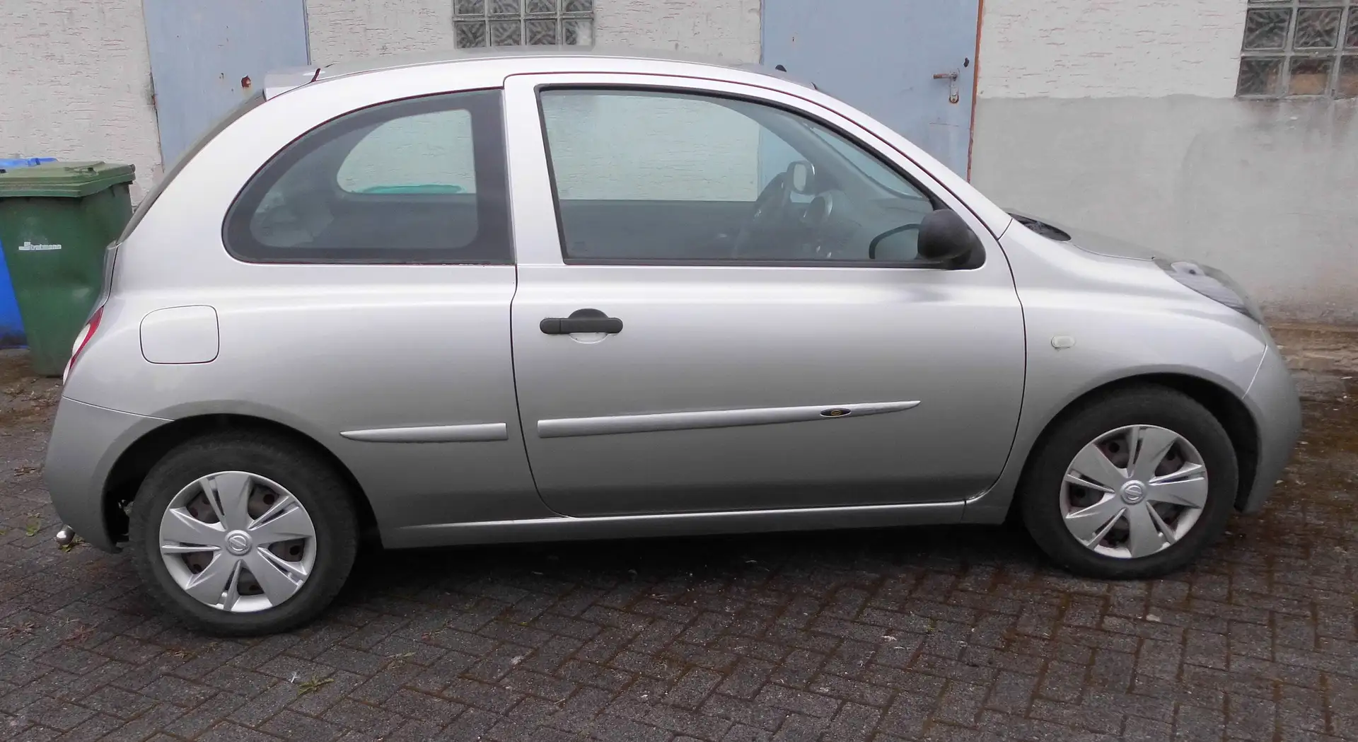 Nissan Micra 1.2 visia Silber - 1