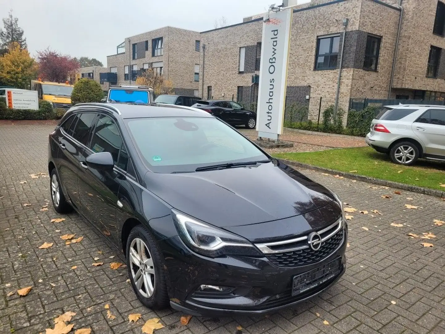 Opel Astra K Sports Tourer Active Schwarz - 1