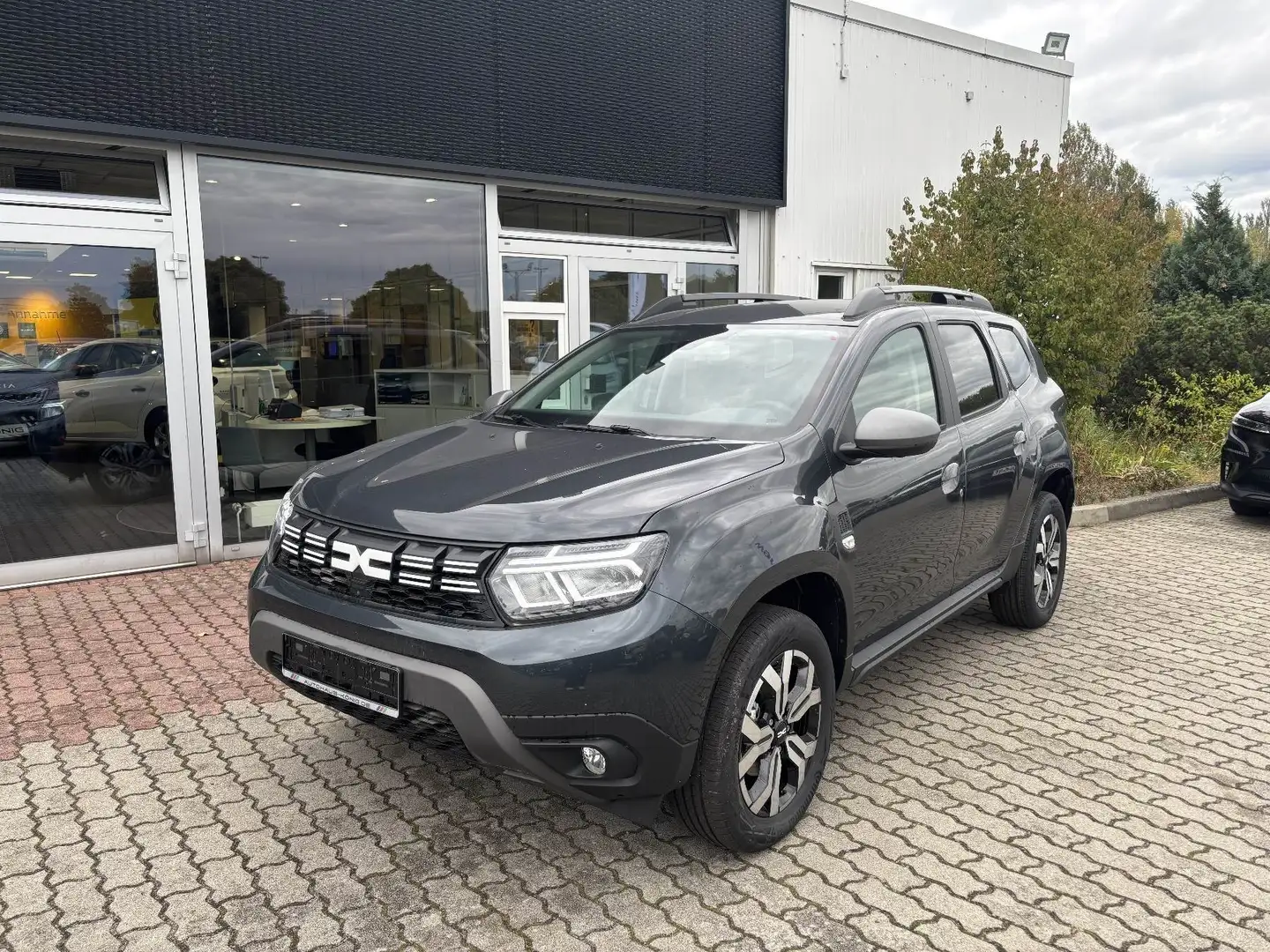 Dacia Duster Journey TCe 150 EDC Grau - 1