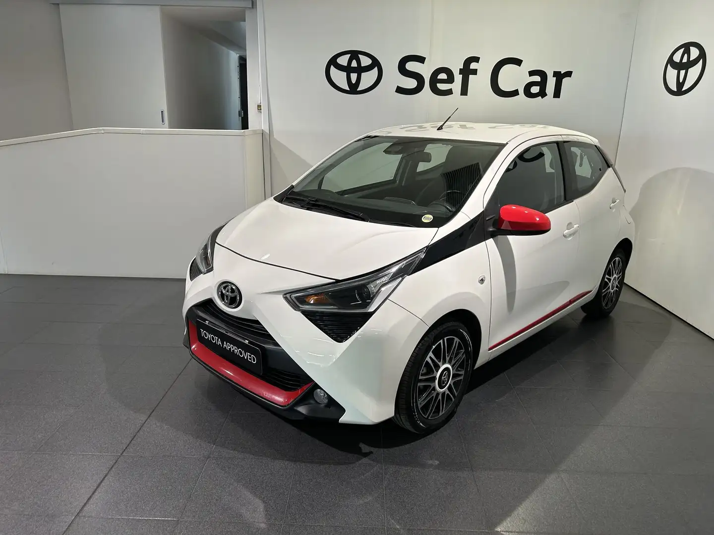 Toyota Aygo Aygo 1.0 VVT-i 72 CV 5 porte x-play + CERCHI IN L Blanc - 1