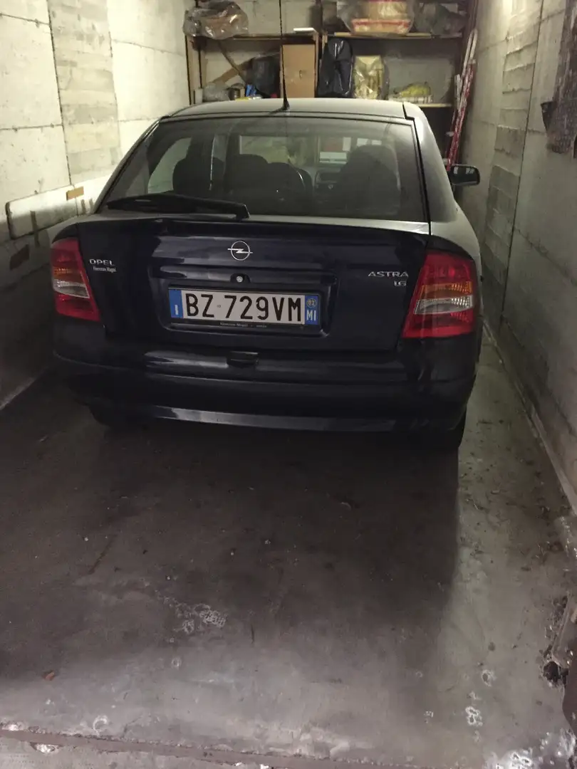 Opel Astra 5p 1.6i 16v Club - 2