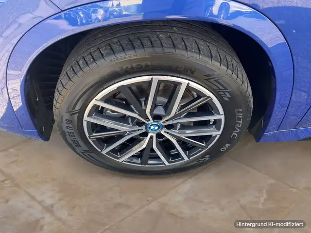 BMW Ix1 view 9