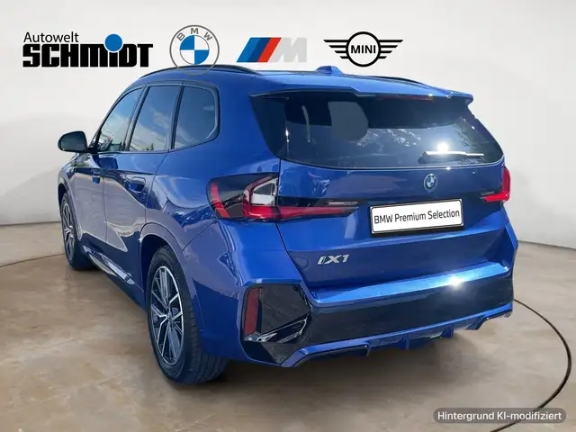 BMW Ix1 view 4