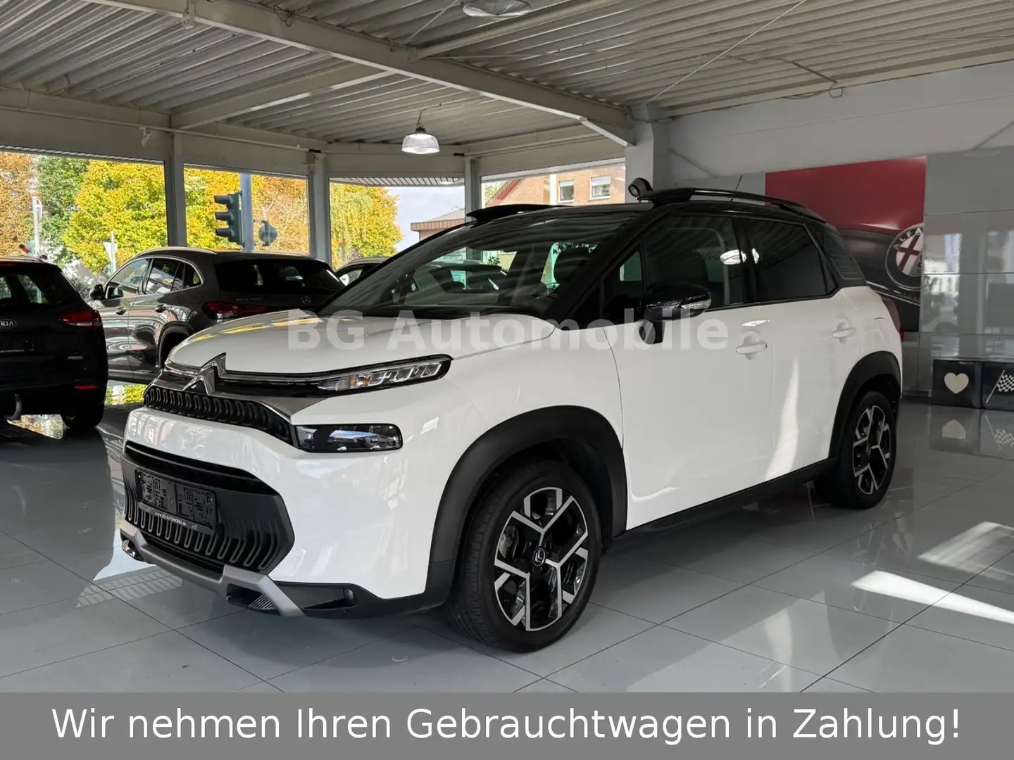 Citroen C3 Aircross Shine*Panorama*R-Kamera*Navi* Weiß - 1