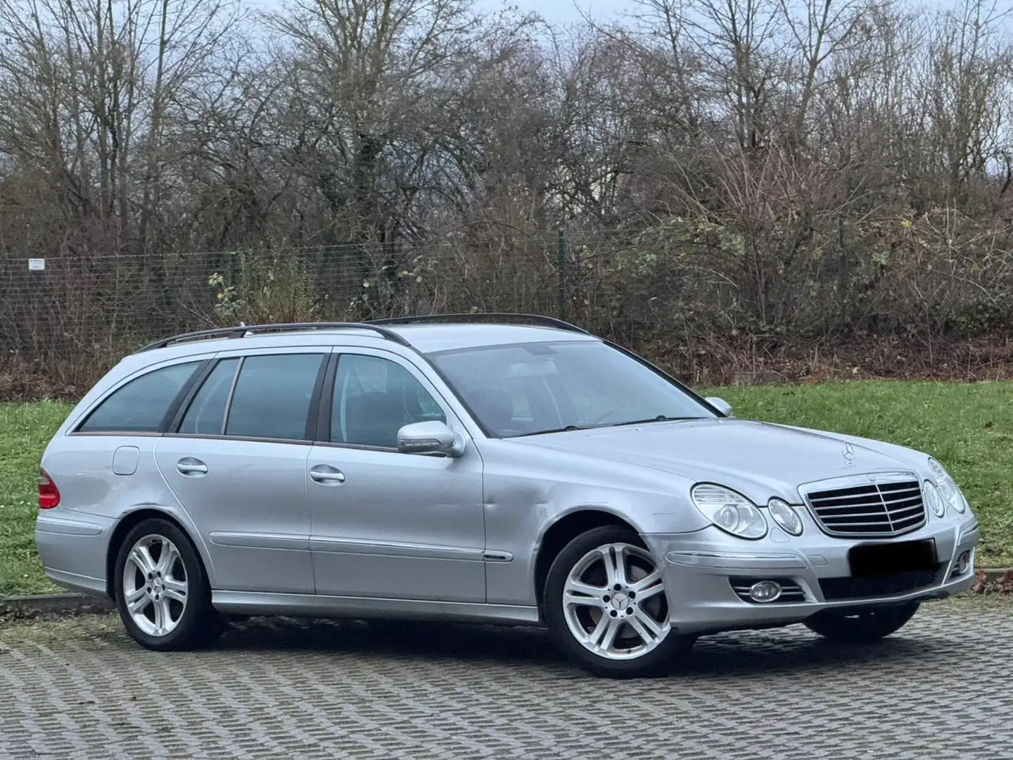 Mercedes-Benz E 320 E 320 T CDI 4Matic (211.289) Tüv Neu Silber - 2