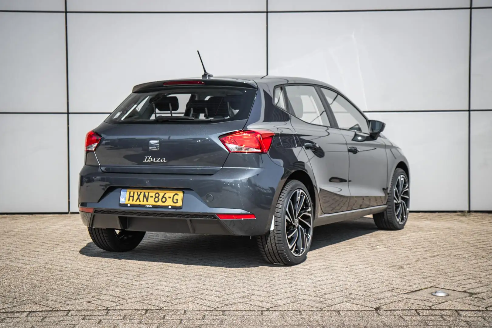 SEAT Ibiza 1.0 EcoTSI 95pk Style Plus | Virtual Cockpit | 18" Grijs - 2