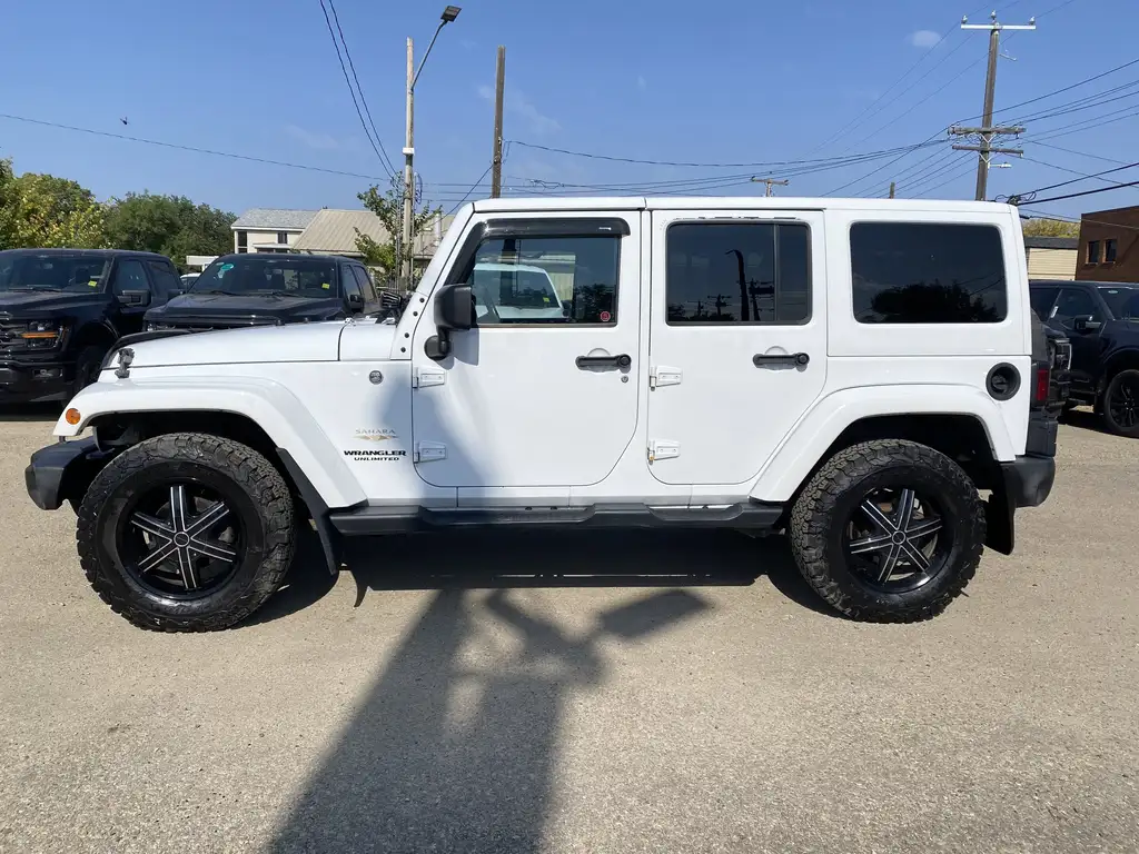 2015 Jeep Wrangler Unlimited Sahara | Bluetooth | Alpine Stereo | Heated Seats — photo 2