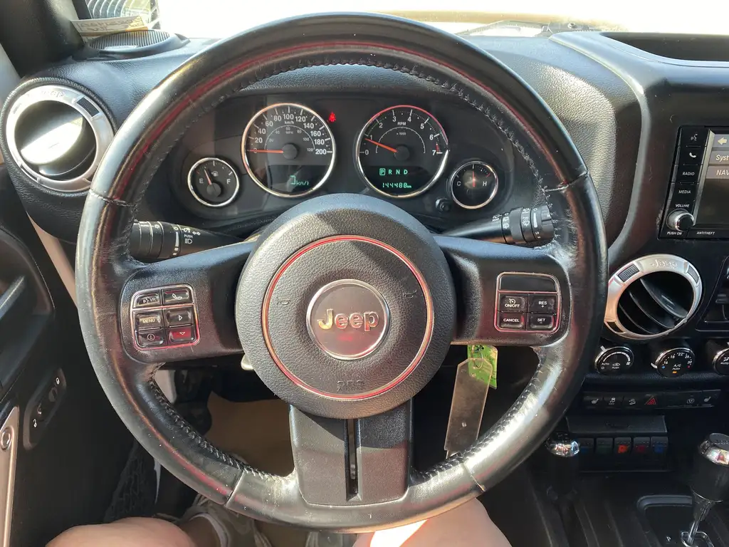2015 Jeep Wrangler Unlimited Sahara | Bluetooth | Alpine Stereo | Heated Seats — photo 7