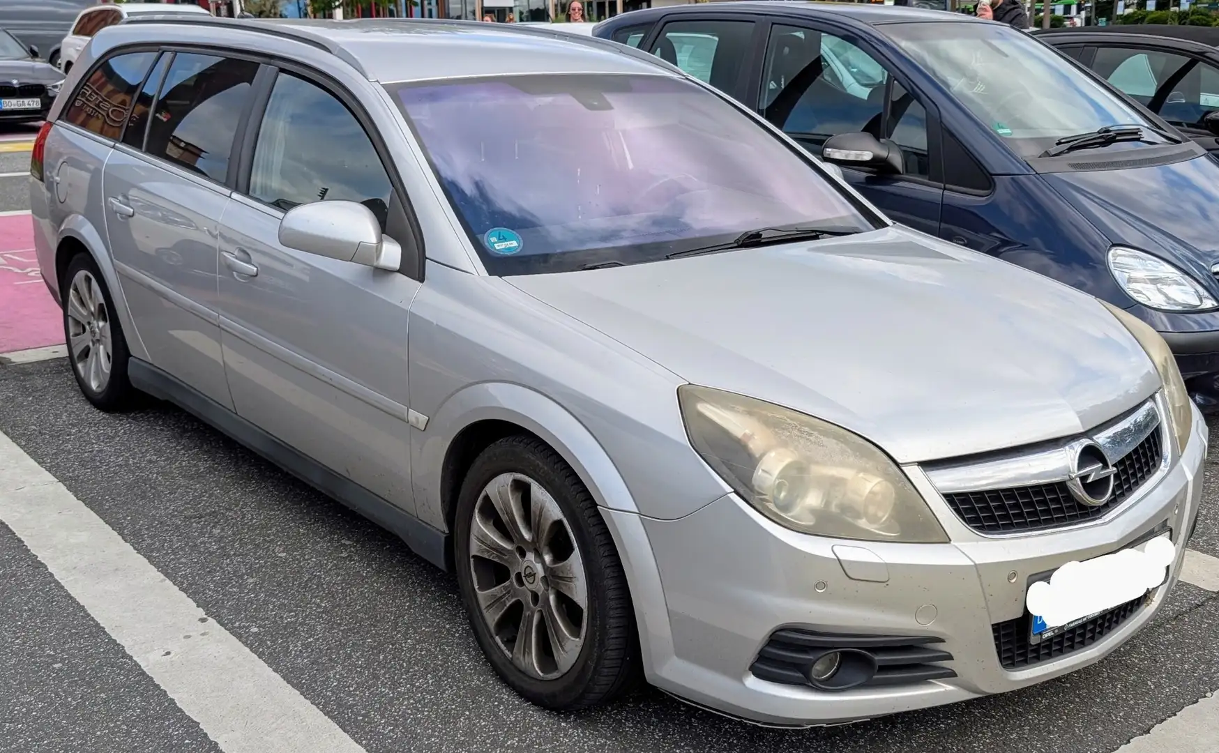 Opel Vectra 1.9 CDTI Caravan Automatik Stříbrná - 2