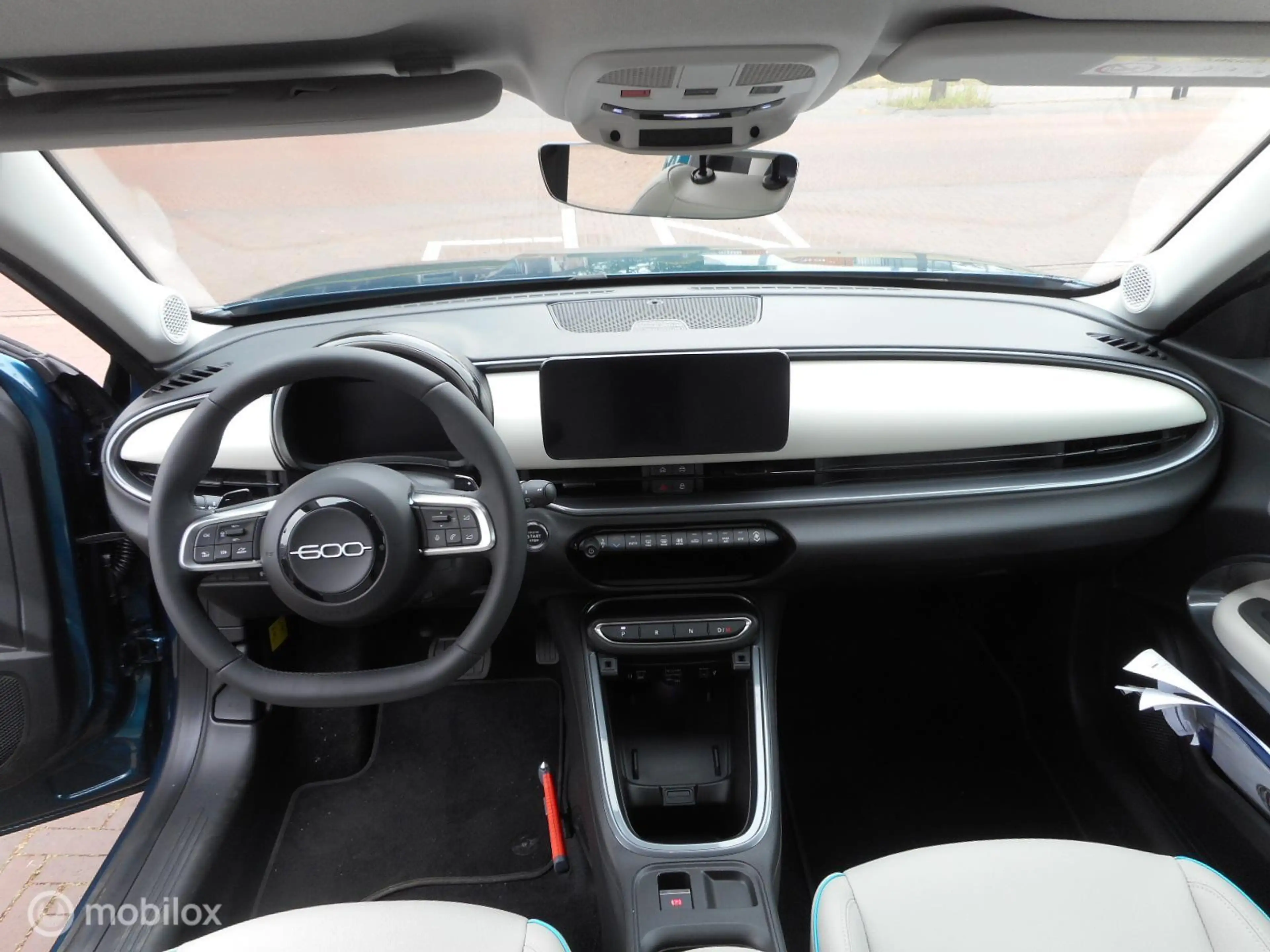 Fiat 600 1.2 Hybrid 100 La Prima — photo 2
