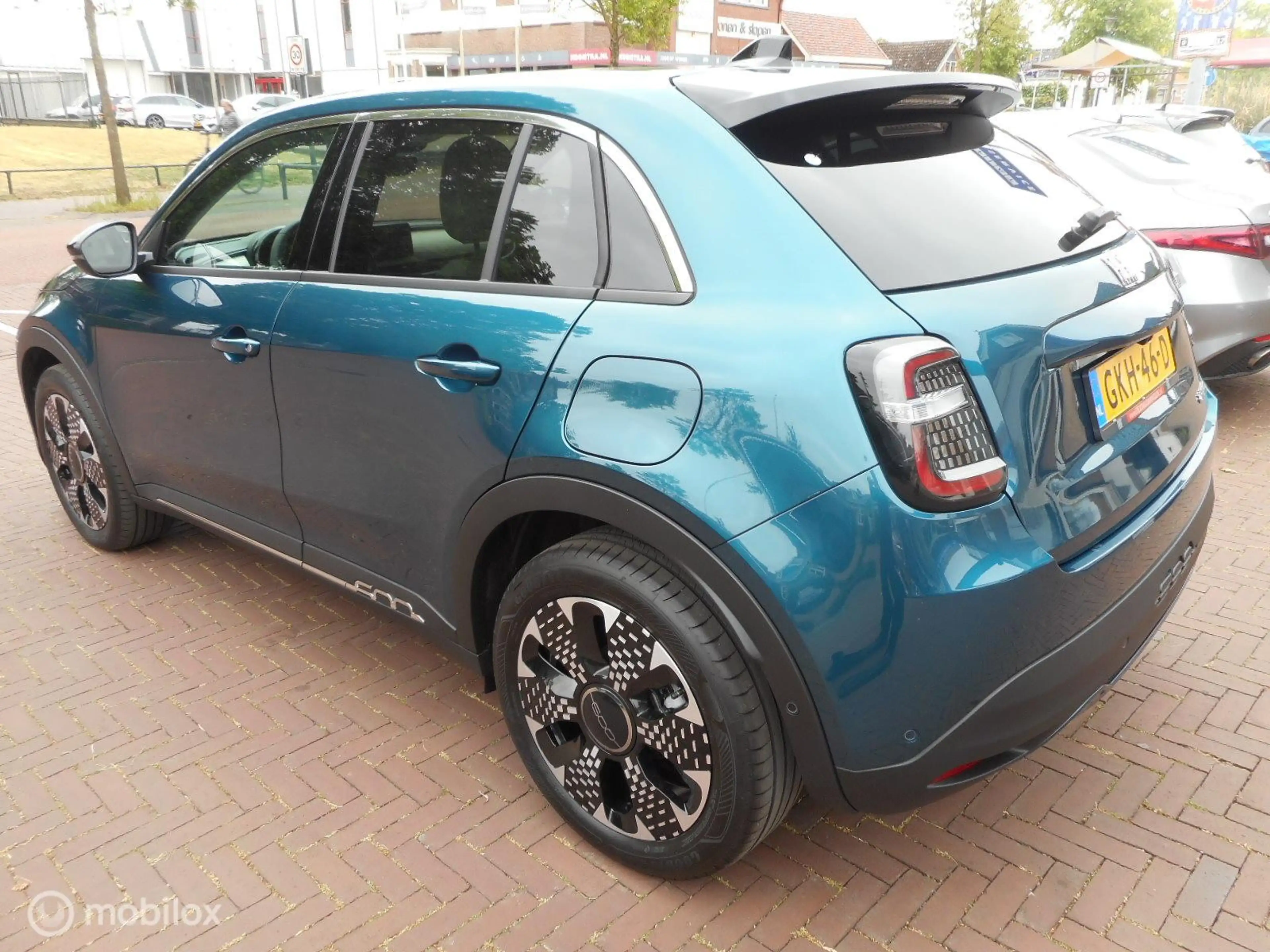 Fiat 600 1.2 Hybrid 100 La Prima — photo 5