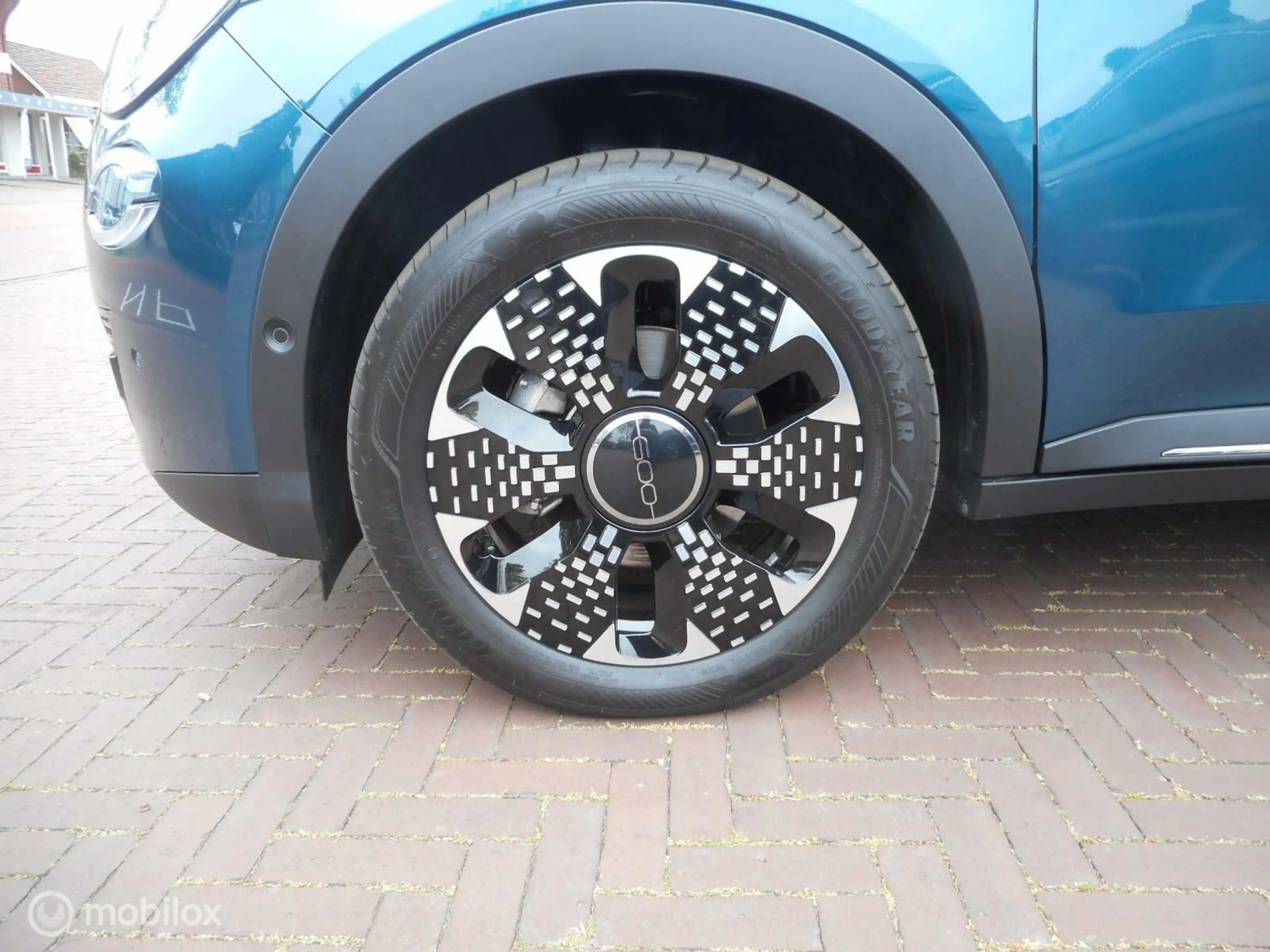 Fiat 600 1.2 Hybrid 100 La Prima — photo 15