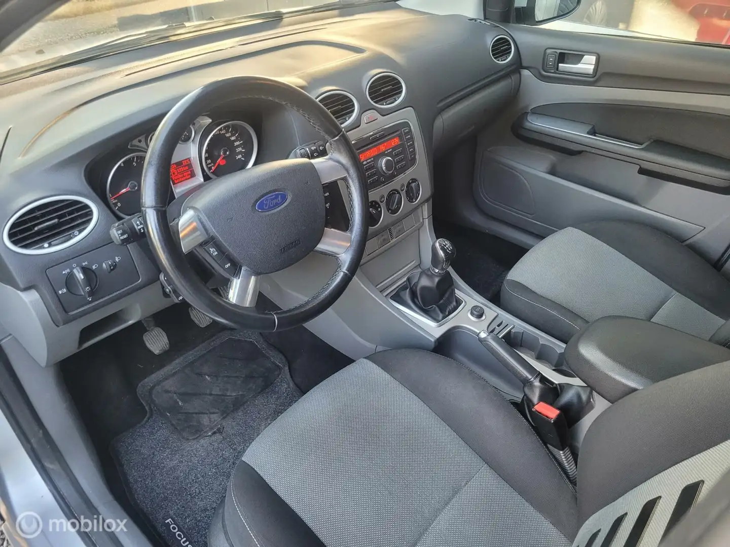 Ford Focus Wagon 1.6 Comfort | AIRCO | DISRIEM VV | CRUISE Gris - 2