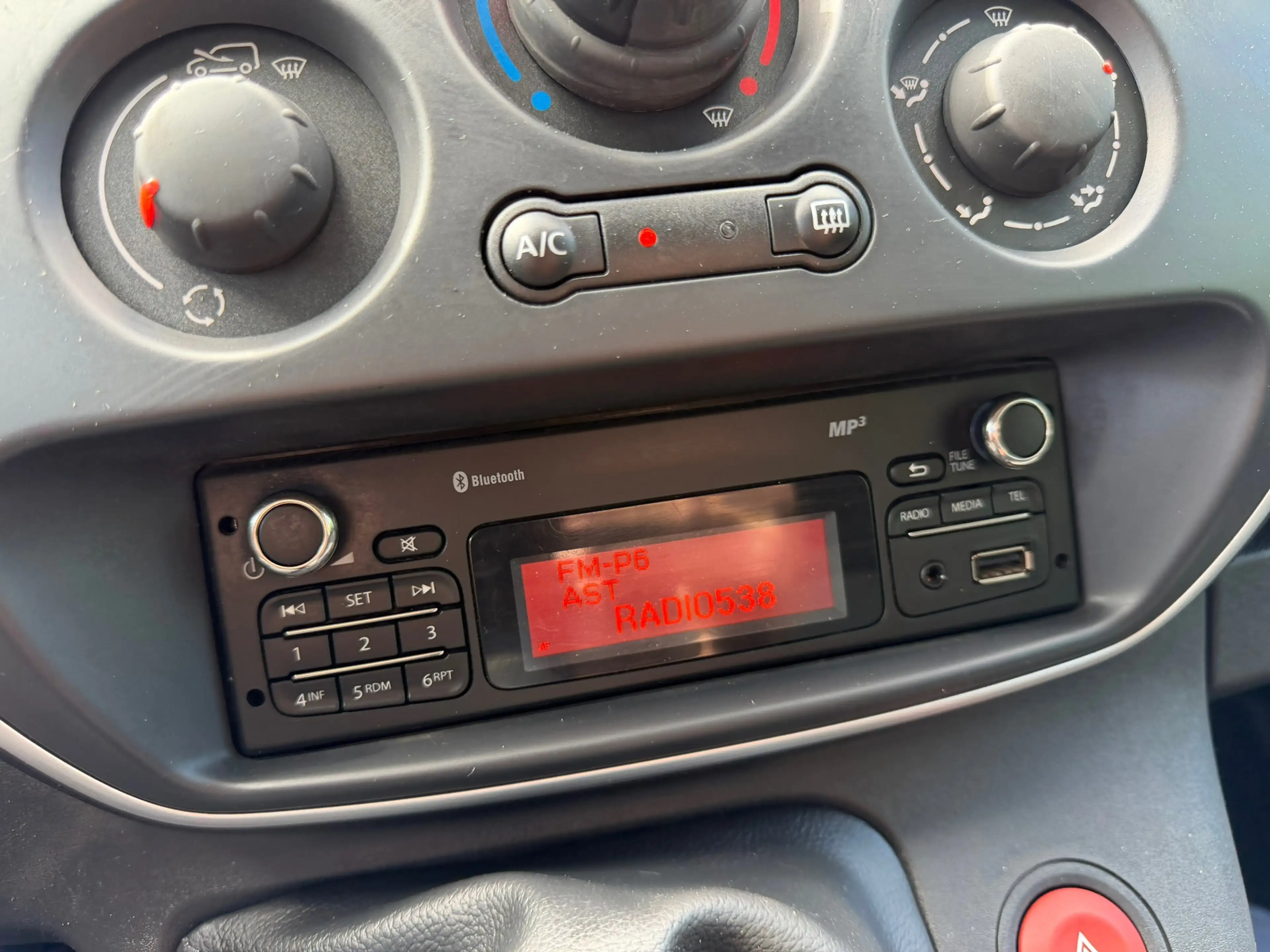 Renault Kangoo 1.5 dCi 90 Energy Luxe Maxi Lange uitvoering — photo 22