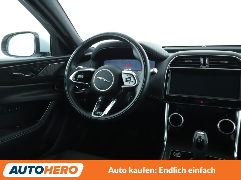 Jaguar XE 30t R-Dynamic HSE AWD*LED*NAVI*TEMPO*PDC*SHZ*KLIMA — photo 13