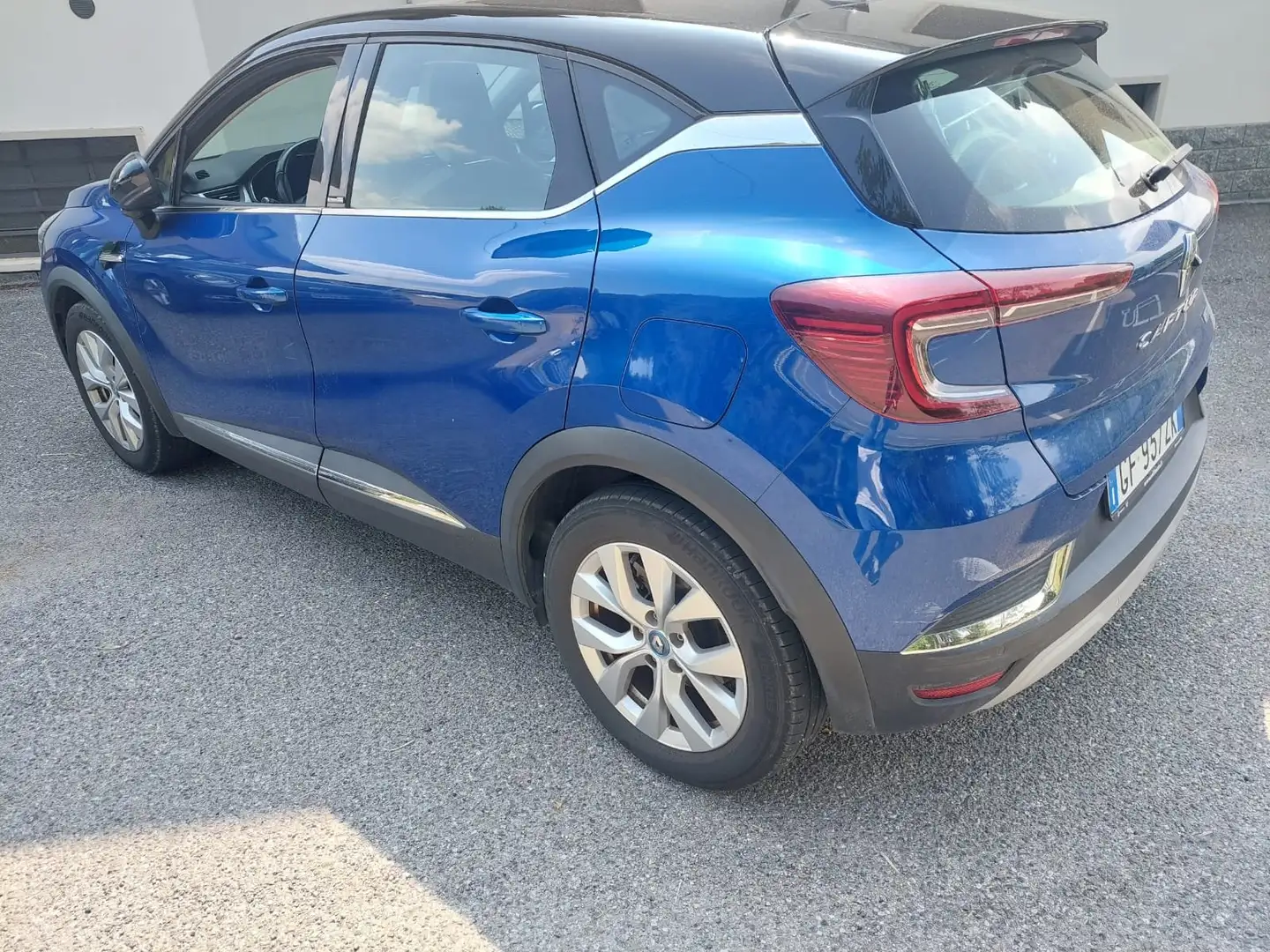 Renault Captur 1.6 E-Tech phev Intens auto my21 "OK Neopatentati" Blu/Azzurro - 2