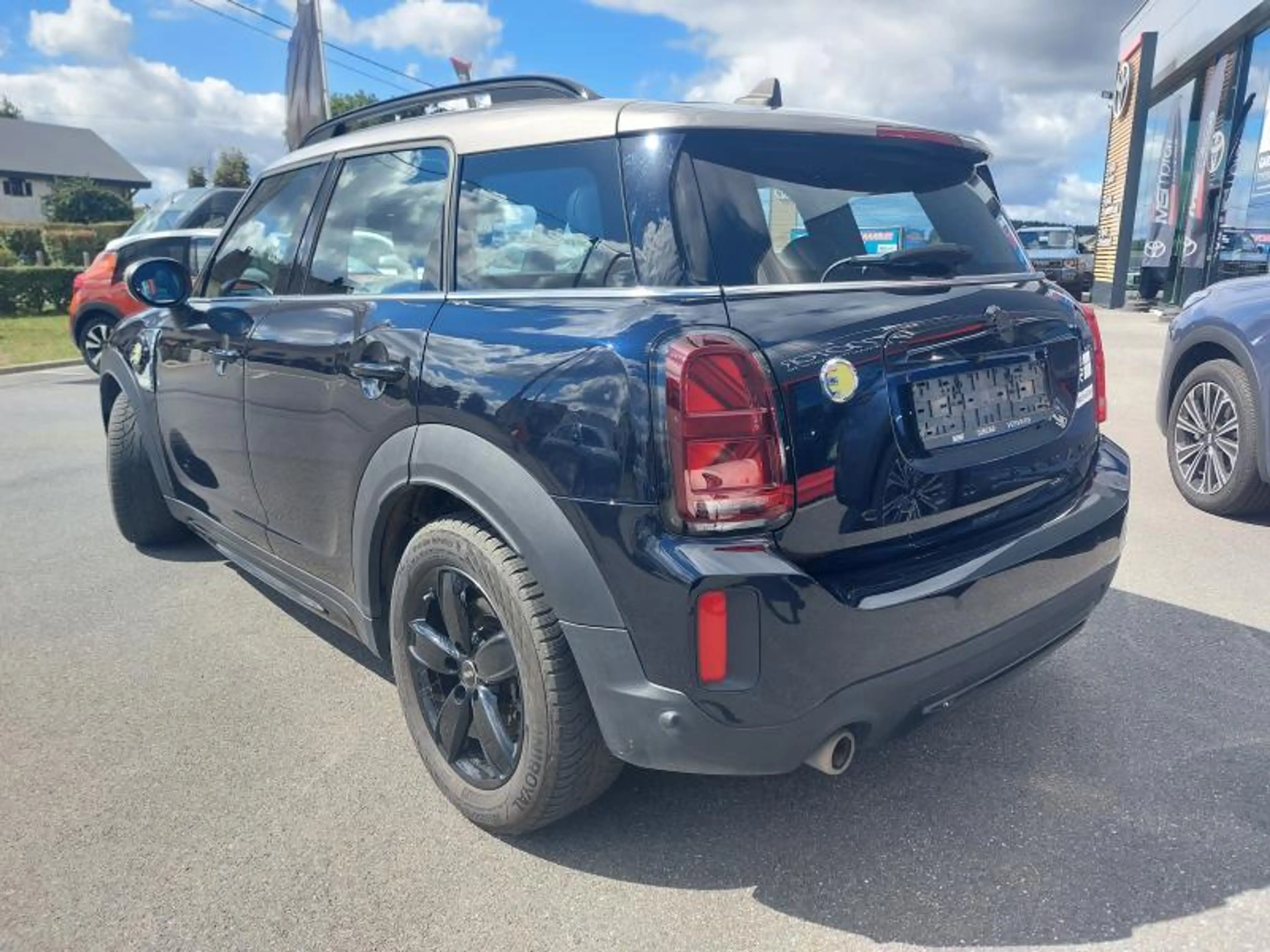 MINI Cooper SE Countryman ALL4 — photo 4