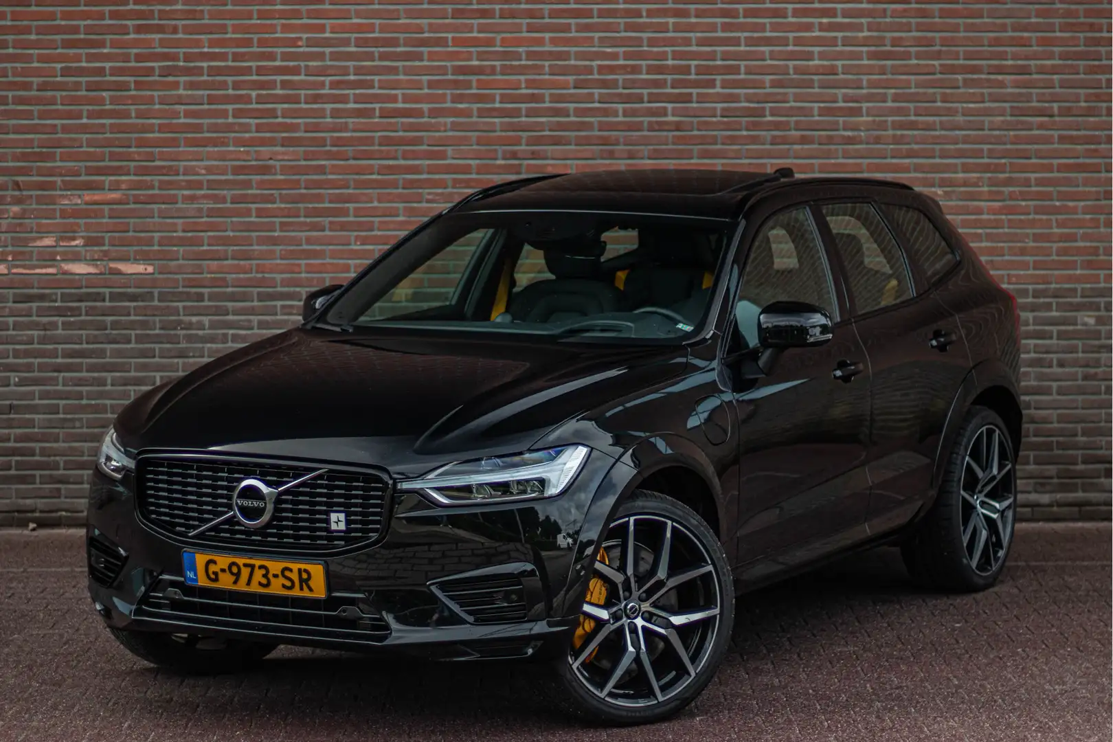 Volvo XC60 T8 Twin Engine 405pk Polestar Engineered, 1e eigen Zwart - 2