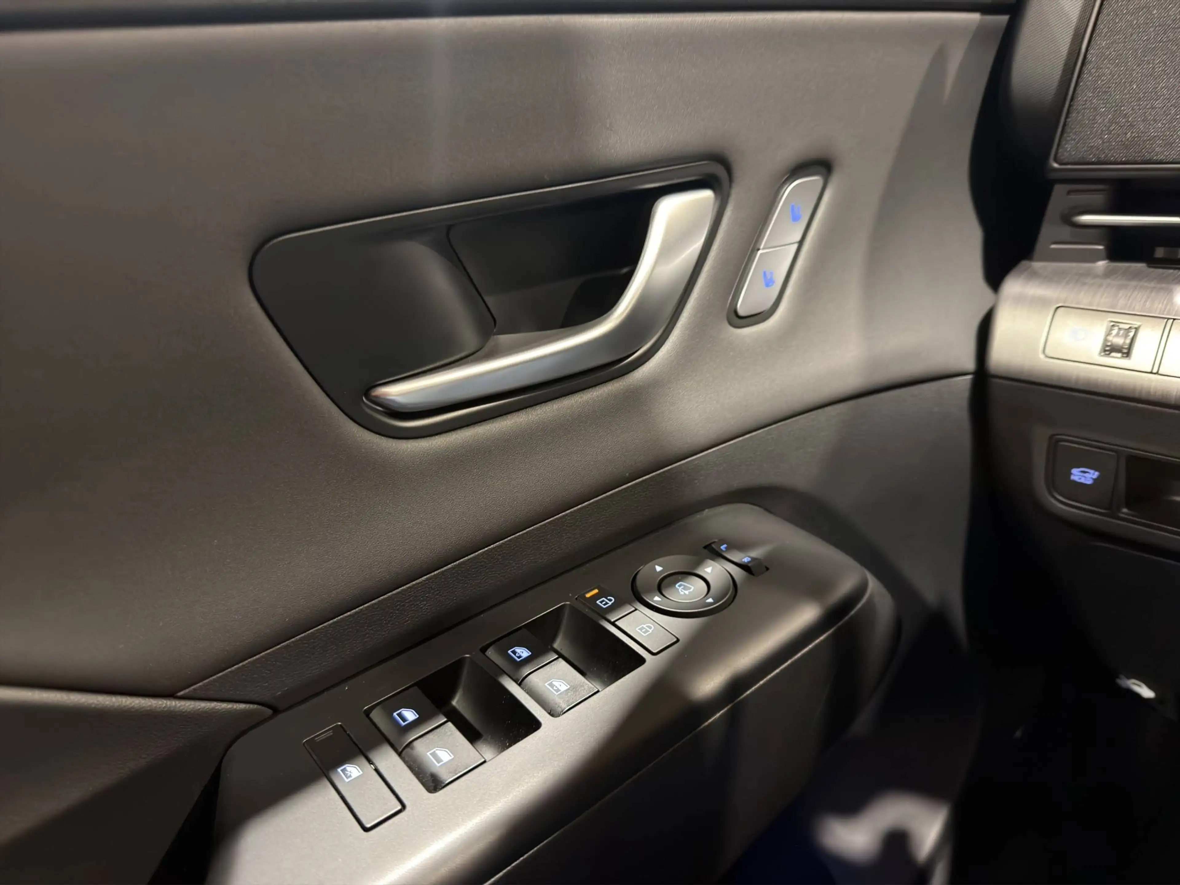 Hyundai KONA Kona 1.6 hybrid Shine Sensation Plus FULL OPTION — photo 12